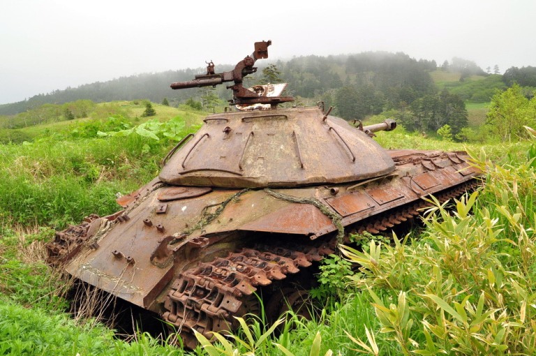 abandoned-tanks-shikotan-island-sakhalin-russia-3